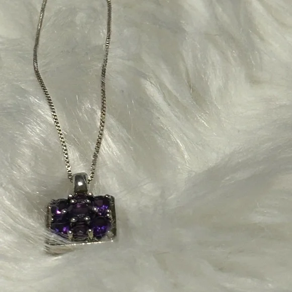 Elegant Silver and Purple Pendant Necklace - Picture 3 of 9